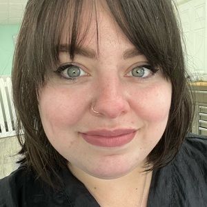 Meet your Posher, Julianna